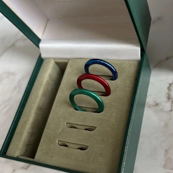 Gucci Bracelet Watch - Picture 4 of 11